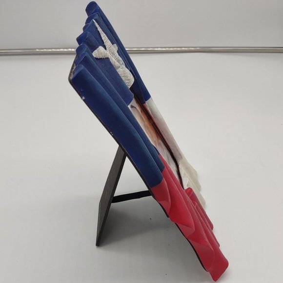 NWT BOGO 3 Dimensional Art Picture Frame 4x6 Red White Blue Buy One Get One Free - Picture 5 of 6